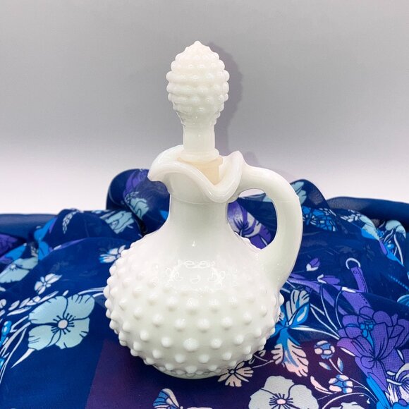 1970's Avon Hobnail Milk Glass Bath Oil Cruet ( Empty ) With Stopper - Picture 1 of 8